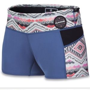 Dakine 1 mm neo boy shorts medium wetsuit bottoms